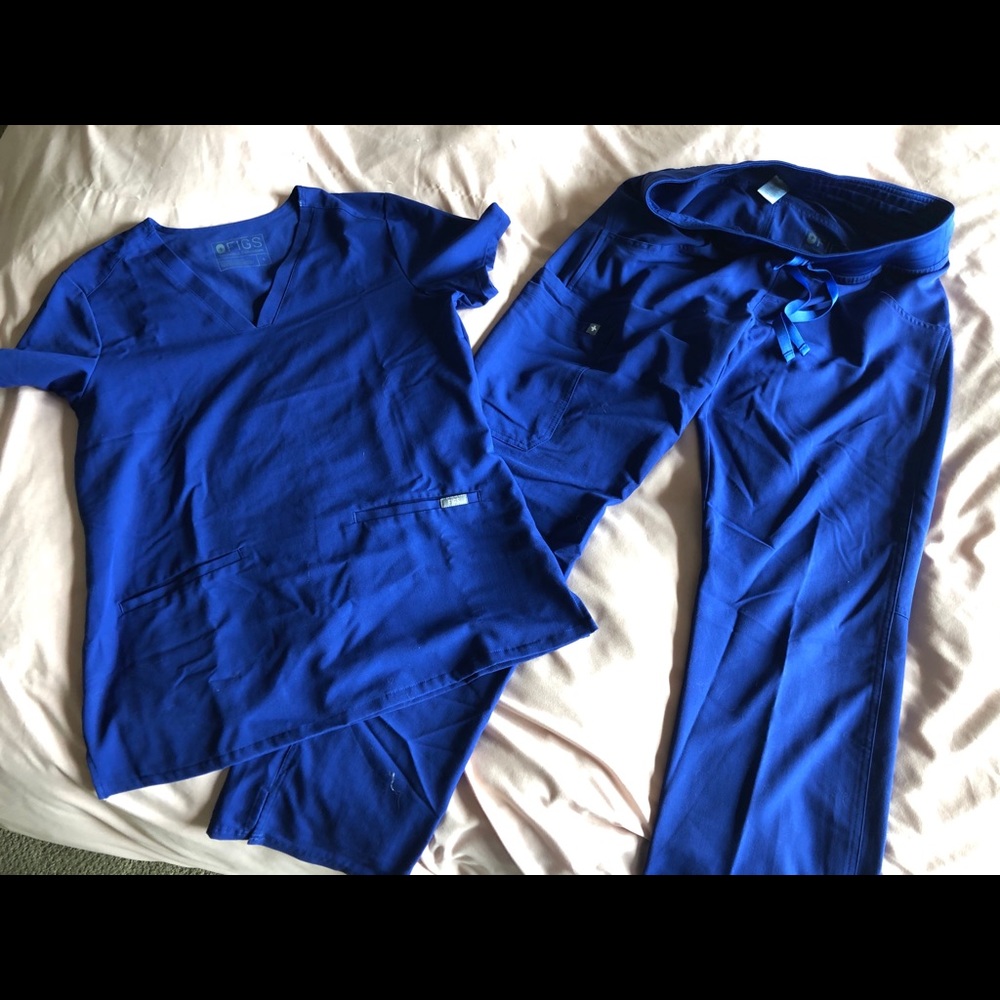 Figs coral blue scrub set